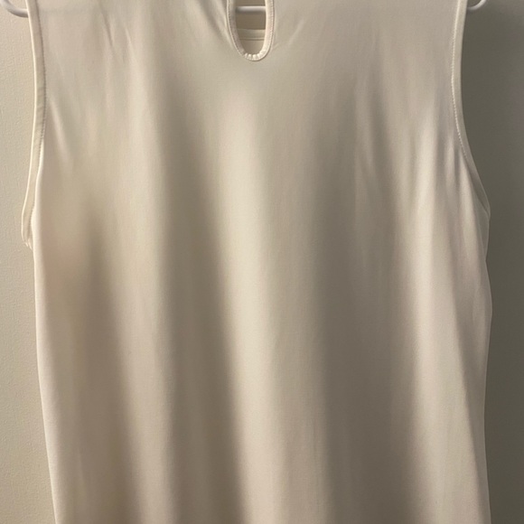 Karl Lagerfeld white sleeveless top with pearl and chain embellishment - Picture 4 of 4